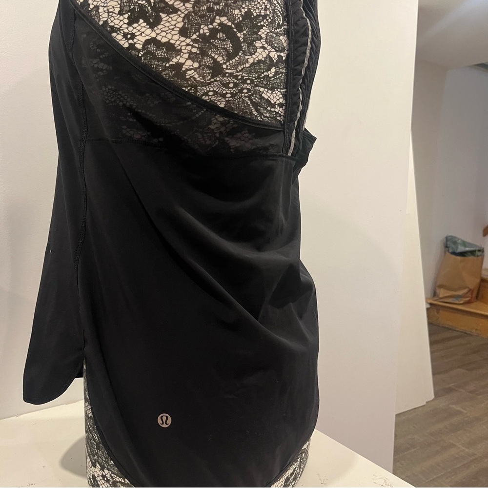 Lululemon black tank